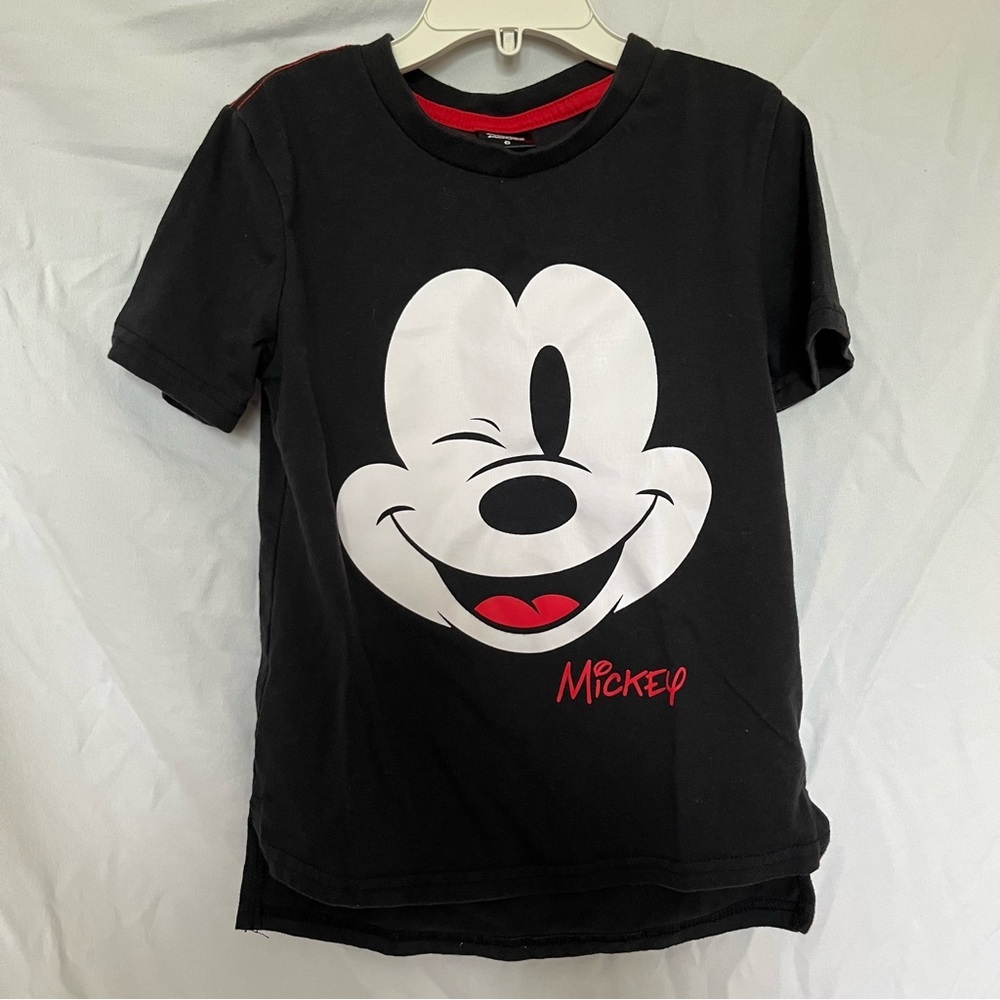 Disney Black and Red Mickey Mouse Kids Tee size 6 unisex